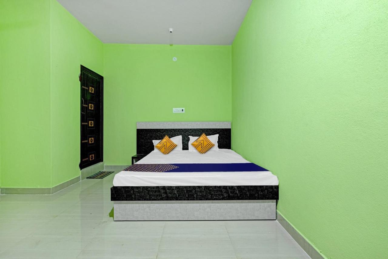 Spot On B R Comforts Krs Back Water Hotel Hosa Kannambādi Екстериор снимка