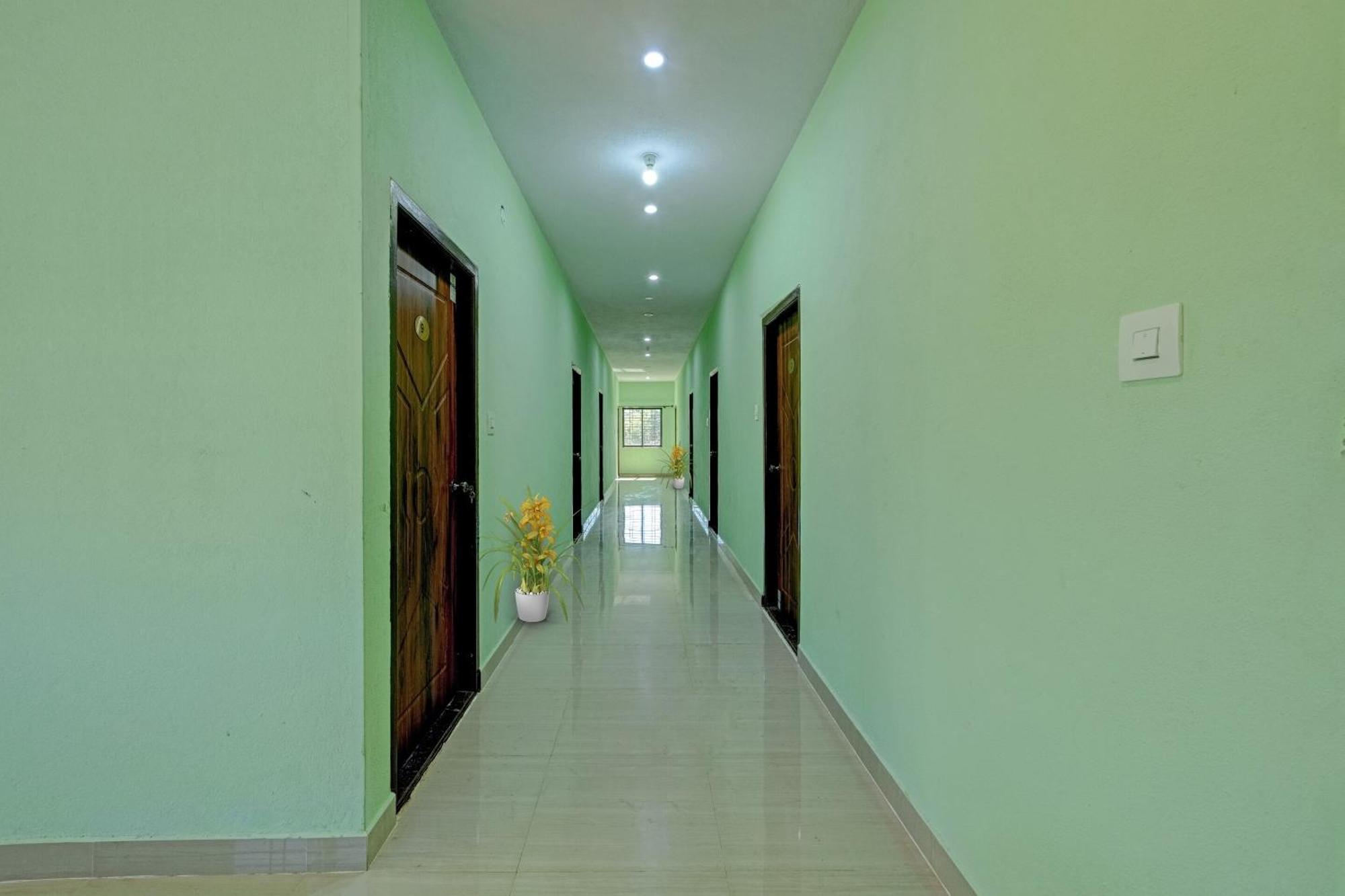 Spot On B R Comforts Krs Back Water Hotel Hosa Kannambādi Екстериор снимка